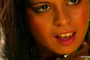 Brunette milf's tight asshole wrecked in outdoor doggystyle pounding?