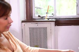 Psychologist isabella rosseto masturbates gaping ass on patient