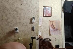 fat milf sucks pussy