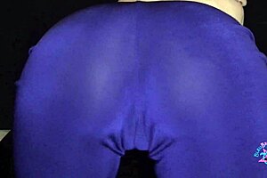 midnight crystal sucks a big tattooed cock