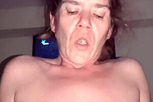 What a female orgasm looks like during hardcore fucking and cumshots