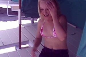 bikini amateurs sucking cock hard